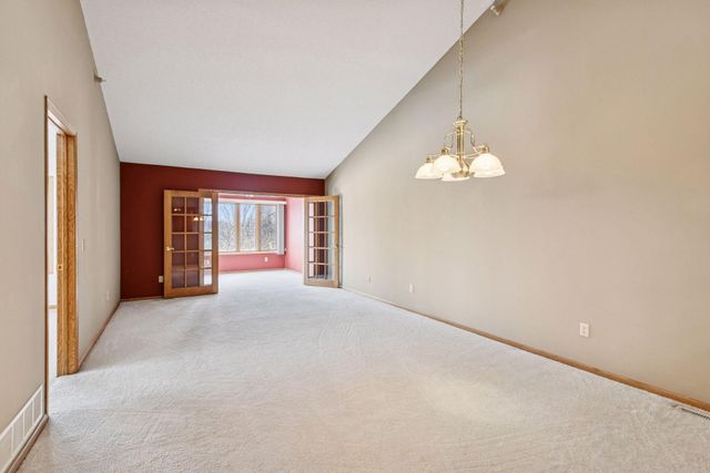 5550 Nathan Lane N 1, Plymouth, MN 55442