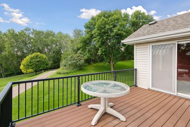 5550 Nathan Lane N 1, Plymouth, MN 55442