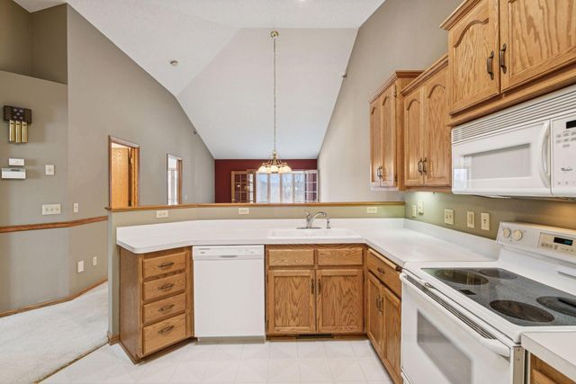 5550 Nathan Lane N 1, Plymouth, MN 55442