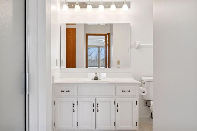 5550 Nathan Lane N 1, Plymouth, MN 55442