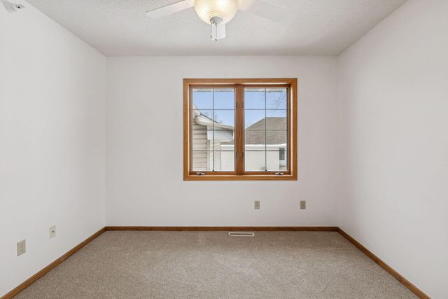 5550 Nathan Lane N 1, Plymouth, MN 55442