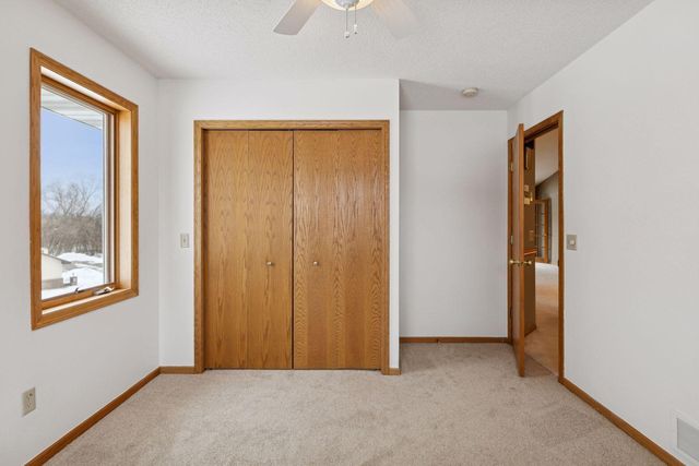 5550 Nathan Lane N 1, Plymouth, MN 55442