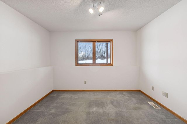 5550 Nathan Lane N 1, Plymouth, MN 55442
