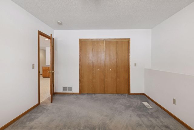 5550 Nathan Lane N 1, Plymouth, MN 55442