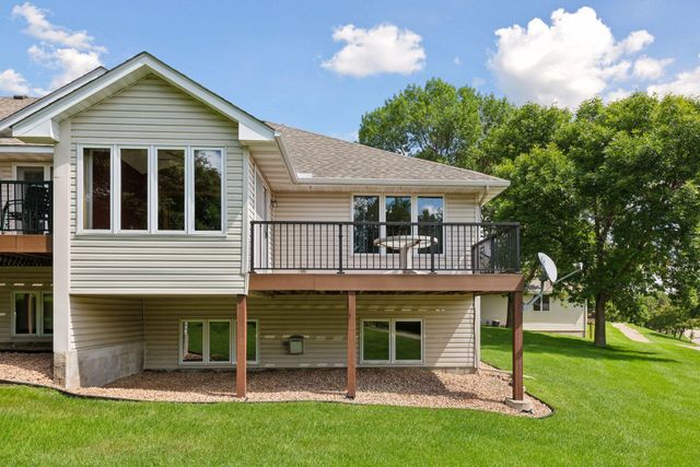 5550 Nathan Lane N 1, Plymouth, MN 55442