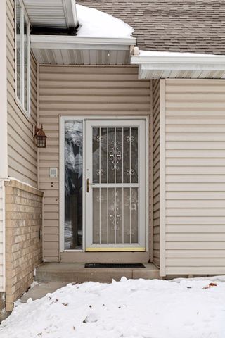 5550 Nathan Lane N 1, Plymouth, MN 55442