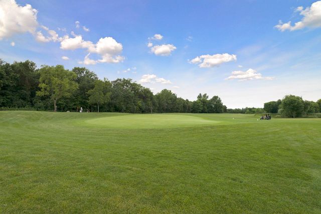 5550 Nathan Lane N 1, Plymouth, MN 55442