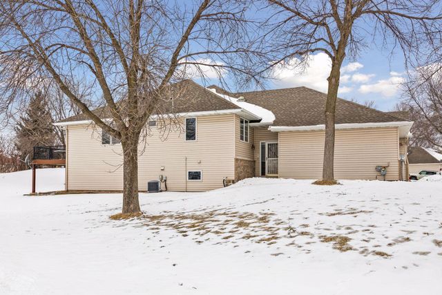 5550 Nathan Lane N 1, Plymouth, MN 55442