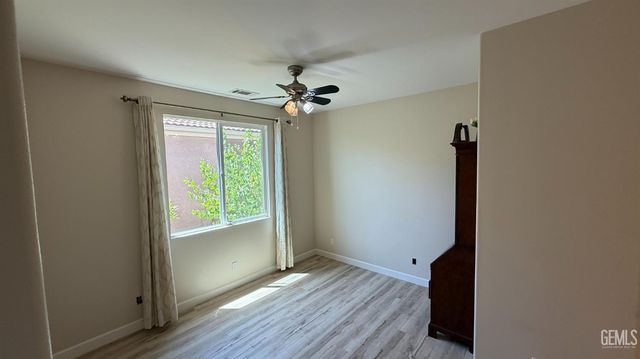 10302 Oldham Lane, Bakersfield, CA 93306