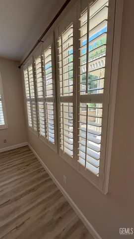 10302 Oldham Lane, Bakersfield, CA 93306