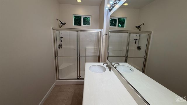 10302 Oldham Lane, Bakersfield, CA 93306