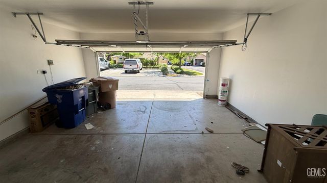 10302 Oldham Lane, Bakersfield, CA 93306