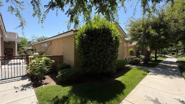 10302 Oldham Lane, Bakersfield, CA 93306
