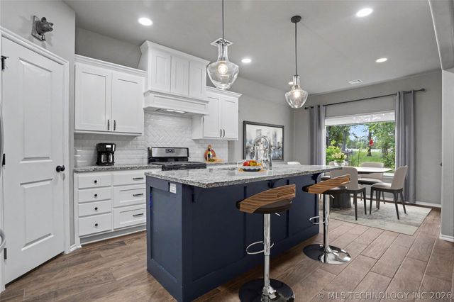 26576 E 143rd Street S, Coweta, OK 74429