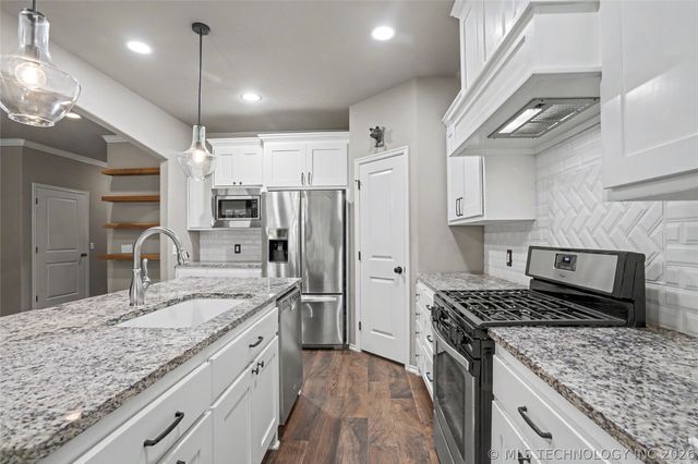 26576 E 143rd Street S, Coweta, OK 74429
