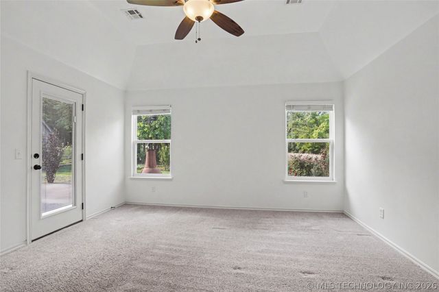 26576 E 143rd Street S, Coweta, OK 74429