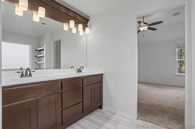 26576 E 143rd Street S, Coweta, OK 74429