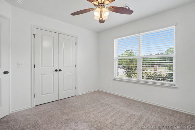 26576 E 143rd Street S, Coweta, OK 74429