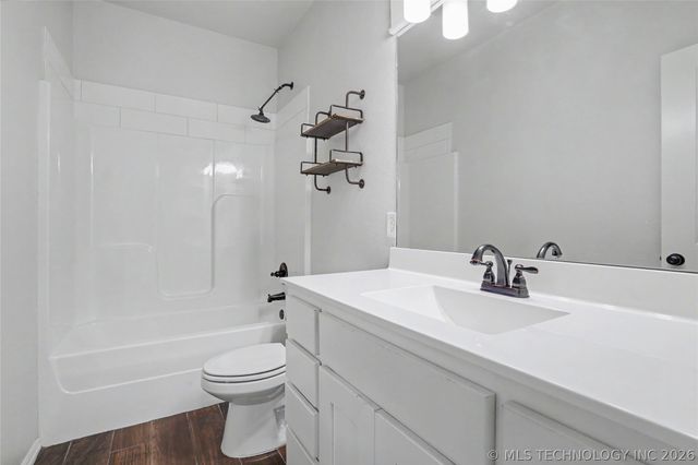 26576 E 143rd Street S, Coweta, OK 74429