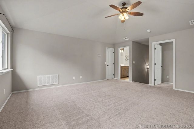 26576 E 143rd Street S, Coweta, OK 74429