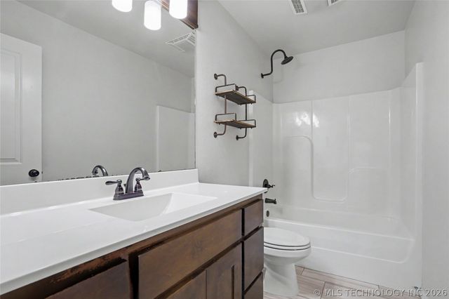 26576 E 143rd Street S, Coweta, OK 74429