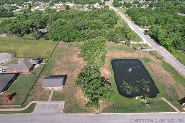26576 E 143rd Street S, Coweta, OK 74429