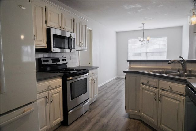 1306 E Kara Lane, Rogers, AR 72758