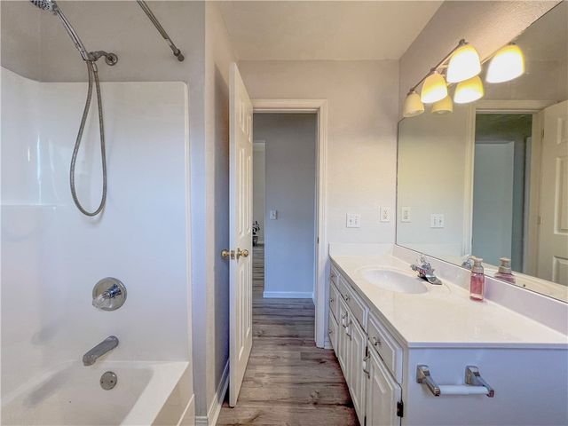 1306 E Kara Lane, Rogers, AR 72758