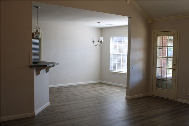 1306 E Kara Lane, Rogers, AR 72758