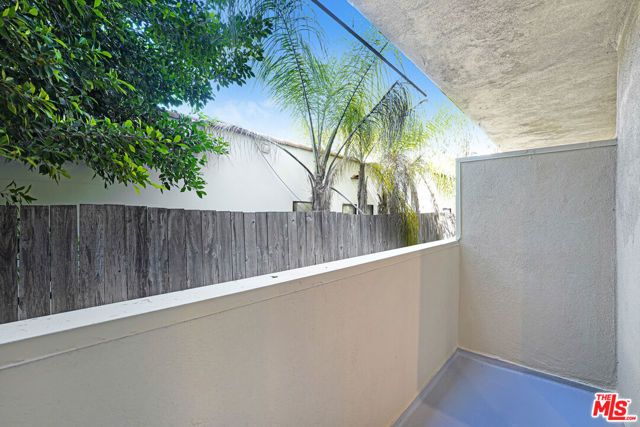 525 N Sweetzer Avenue 3, West Hollywood, CA 90048