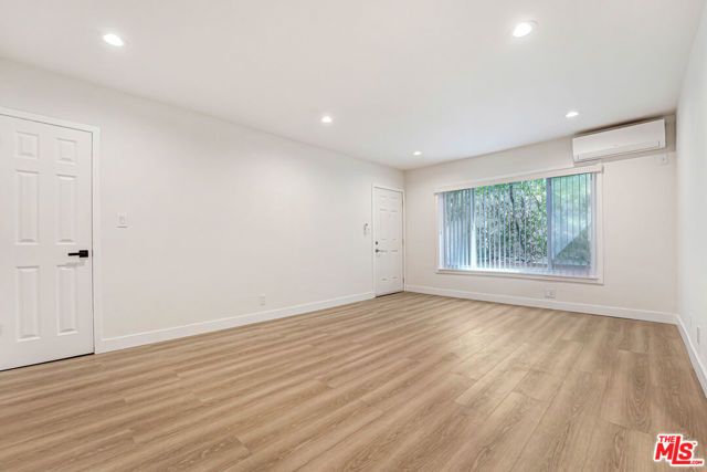 525 N Sweetzer Avenue 3, West Hollywood, CA 90048