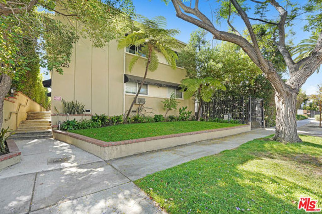 525 N Sweetzer Avenue 3, West Hollywood, CA 90048