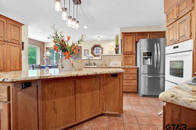 1363 Bridle Path Lane, Hideaway, TX 75771