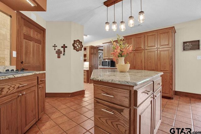 1363 Bridle Path Lane, Hideaway, TX 75771