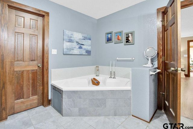 1363 Bridle Path Lane, Hideaway, TX 75771