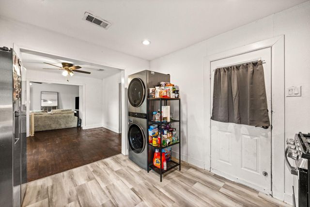 6942 Moss Rose Street, Houston, TX 77087