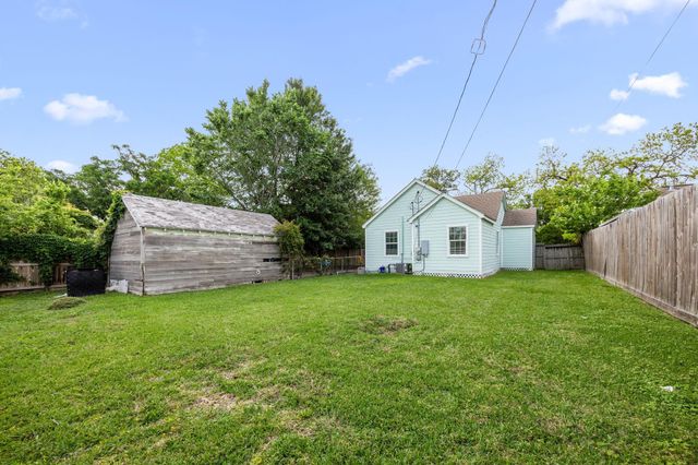 6942 Moss Rose Street, Houston, TX 77087