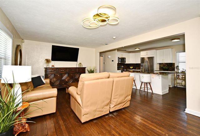 110 W PAR STREET, Orlando, FL 32804