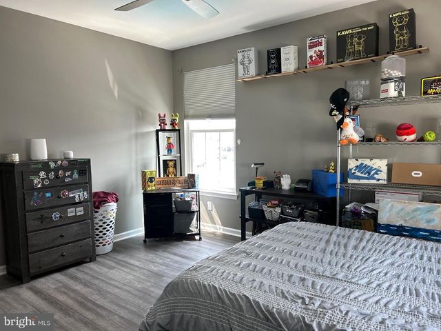 2410 S SURF AVE AVE, North Wildwood, NJ 08260