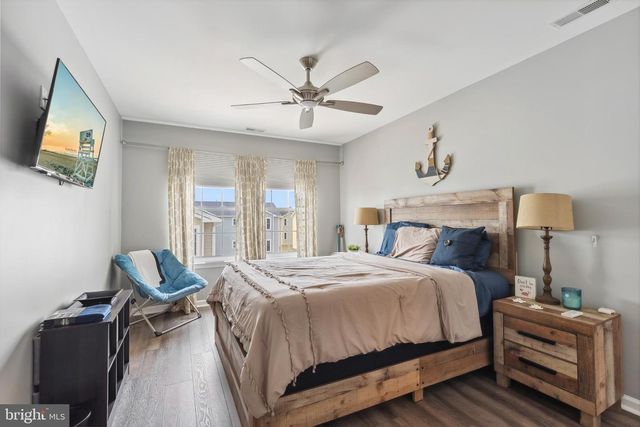 2410 S SURF AVE AVE, North Wildwood, NJ 08260
