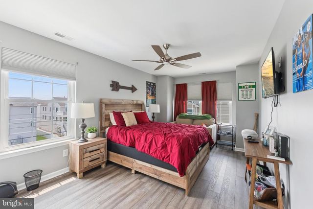2410 S SURF AVE AVE, North Wildwood, NJ 08260
