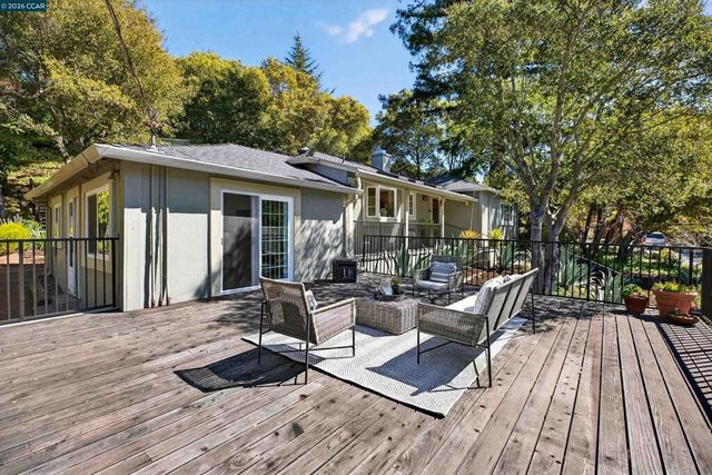 27 Glorietta Ct, Orinda, CA 94563
