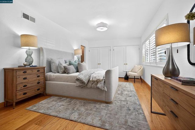 27 Glorietta Ct, Orinda, CA 94563