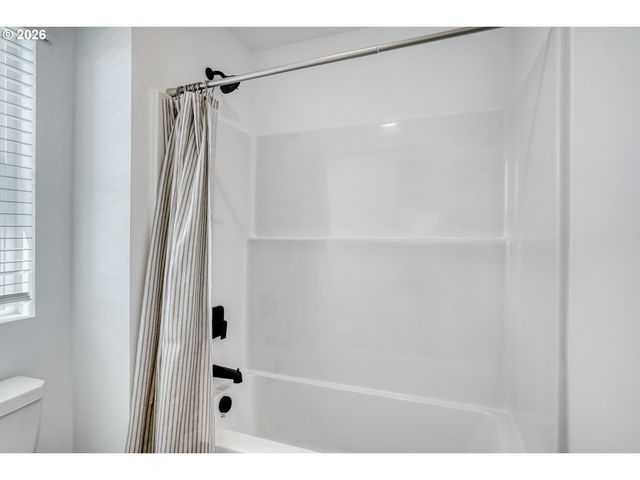 5721 Basalt Ct, Springfield, OR 97478