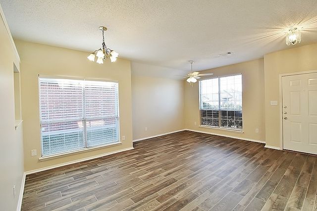 948 Applewood Drive, Cedar Hill, TX 75104