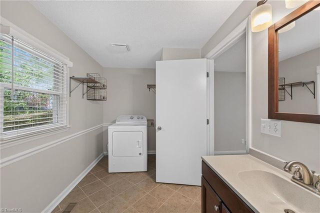 515 E Willowbrook Drive, Burlington, NC 27215
