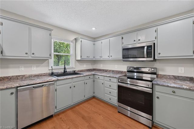 515 E Willowbrook Drive, Burlington, NC 27215
