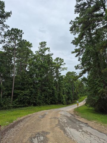 380 County Road 6494, Dayton, TX 77535