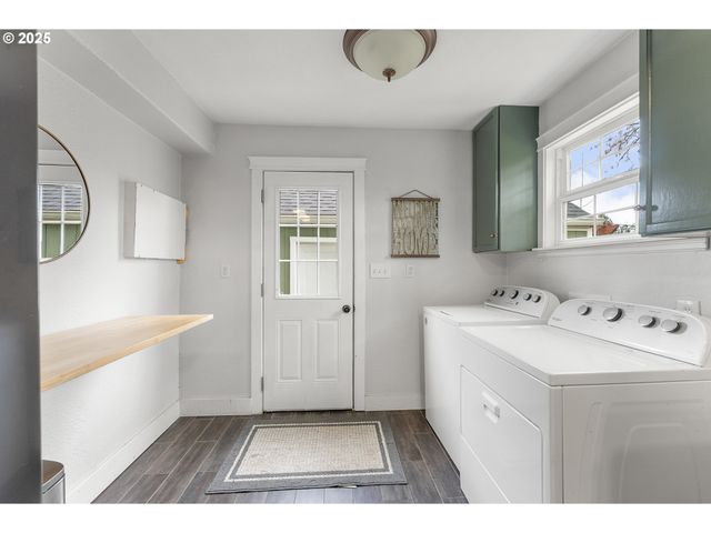 523 W BROCCOLI St, Roseburg, OR 97471