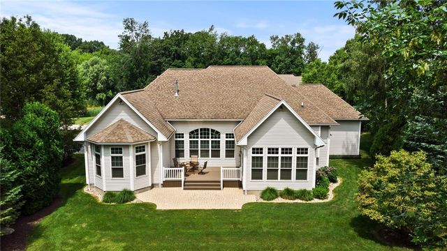 606 Brookstone Bend, Webster, NY 14580